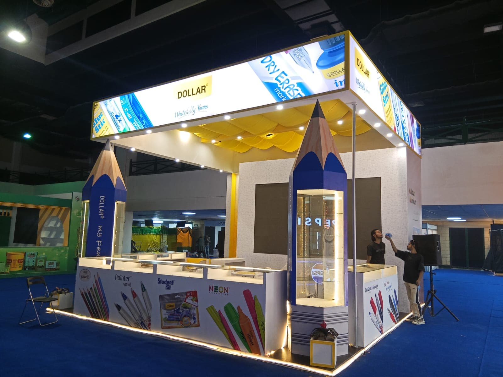 Dollar Stationery Exhibition Pavilion — photo 1 of 3